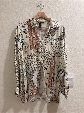 44. Venti6 Viscose Silk Blend Button Down